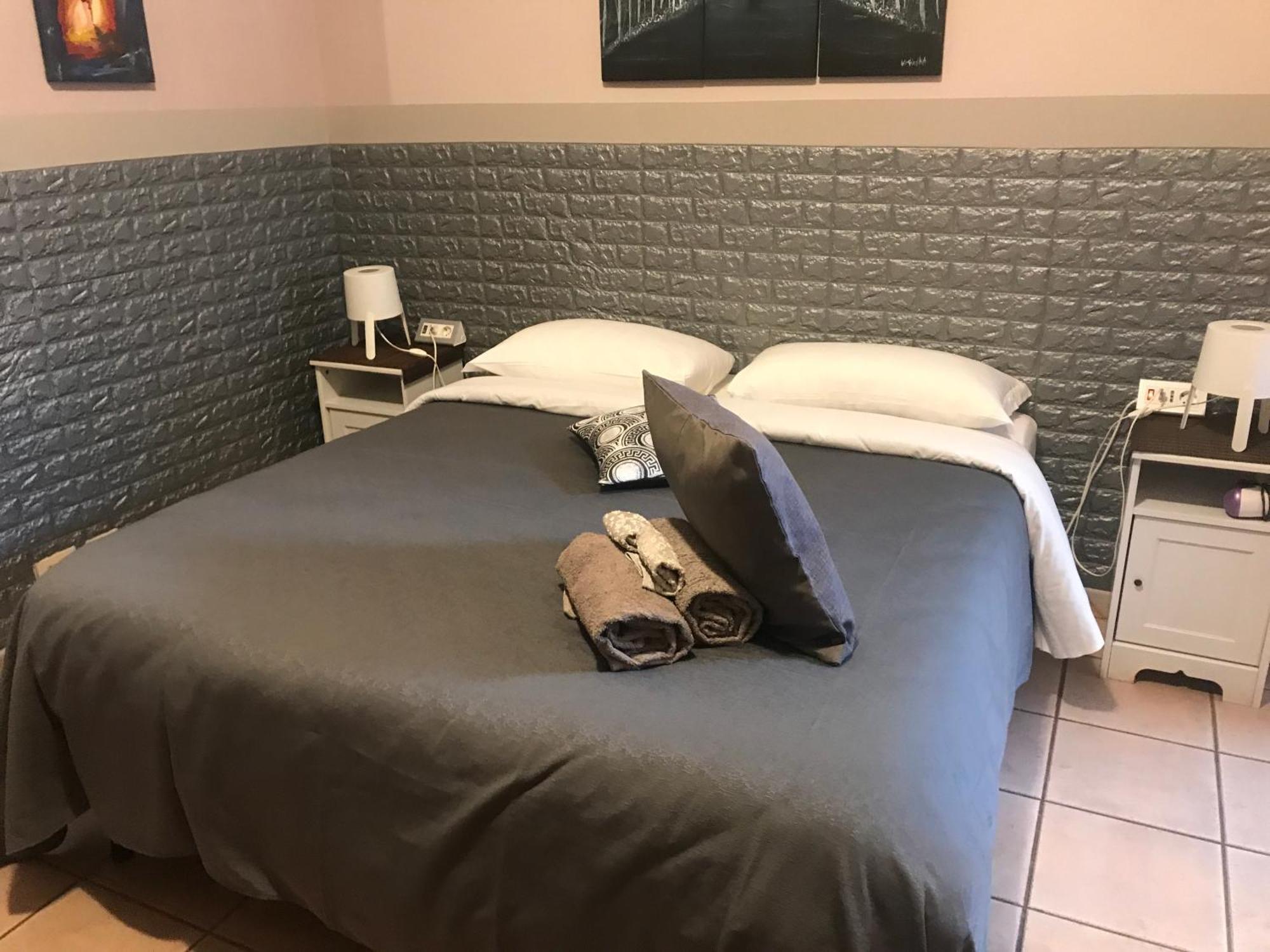 Vegan Inn Airport - Adults Only - Late Check In 菲乌米奇诺 外观 照片